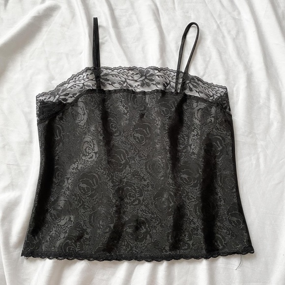 ✨#vintage embossed satin tank - Picture 2 of 13